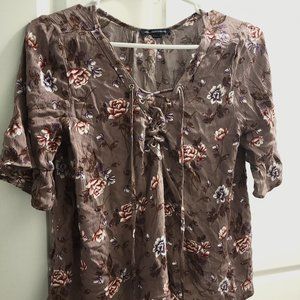 AE Women's Shirt Size Medium